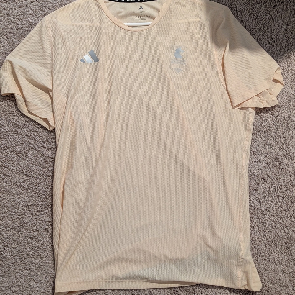 Adidas Boston Marathon 2023 Mens Shirt Size XL Short Sleeve Yellow